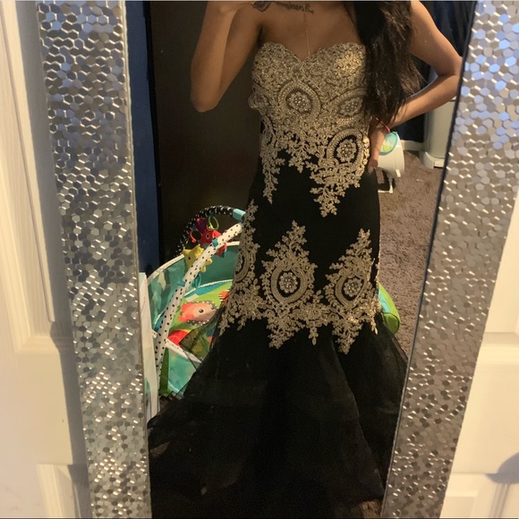 Prom dress - Picture 1 of 7